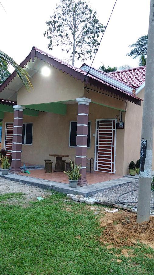 Dhia Irdina Homestay Paya Rewak エクステリア 写真