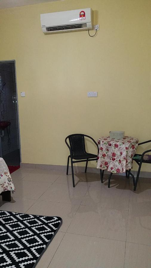 Dhia Irdina Homestay Paya Rewak エクステリア 写真